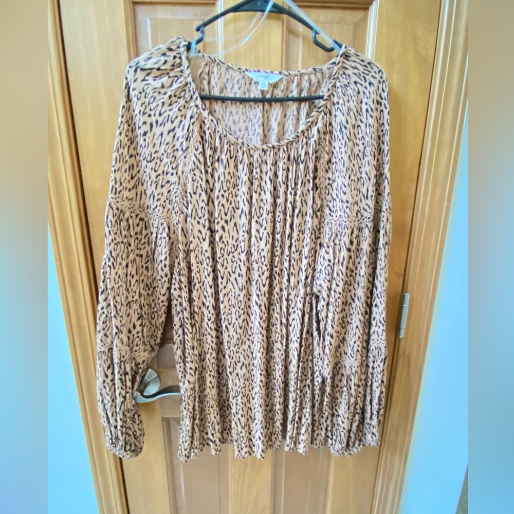 👗 Terra & Sky Leopard Print Blouse long sleeve. Never worn!